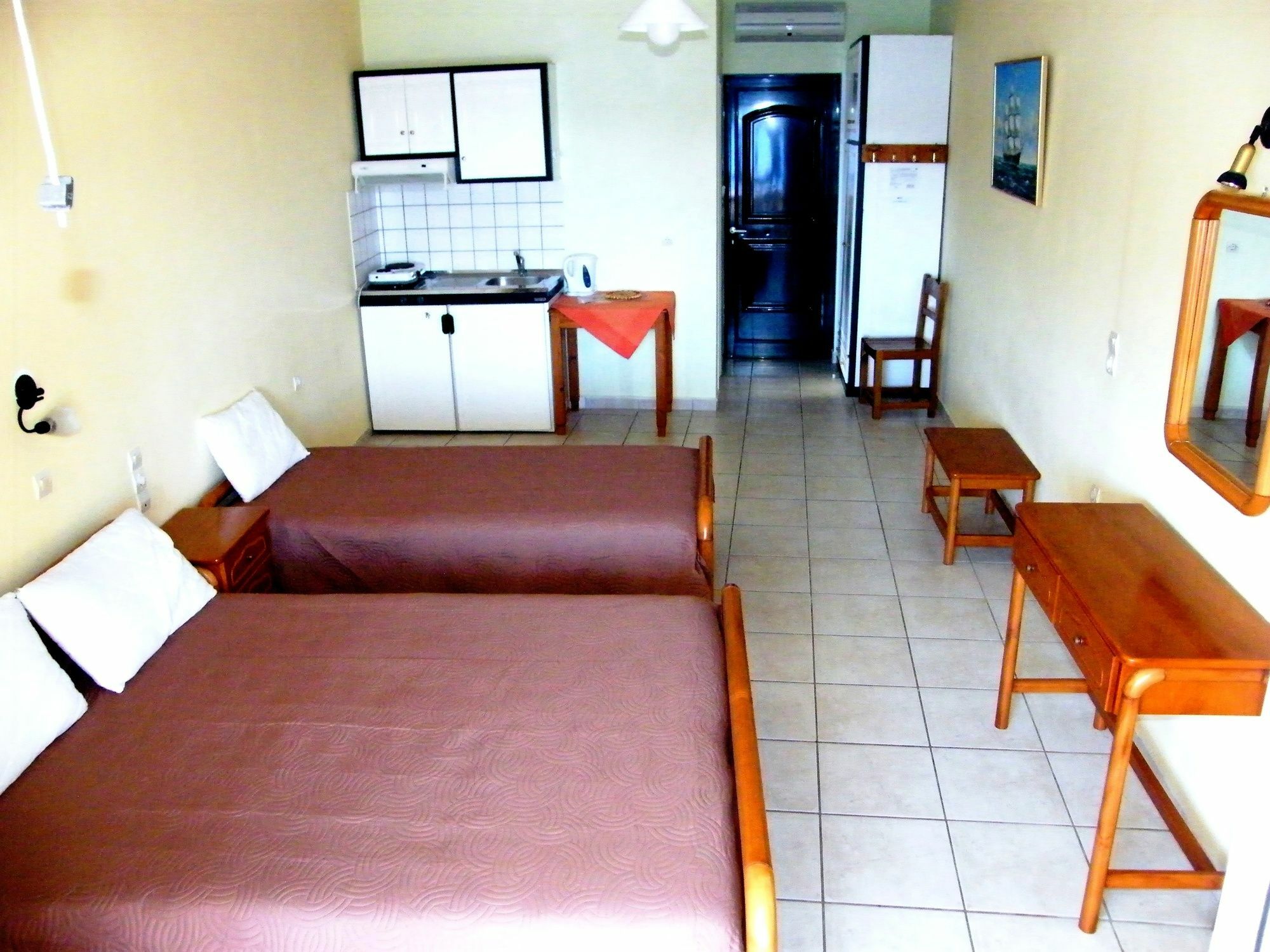 מיקרוס גיאלוס Captain Nick Aparthotel מראה חיצוני תמונה